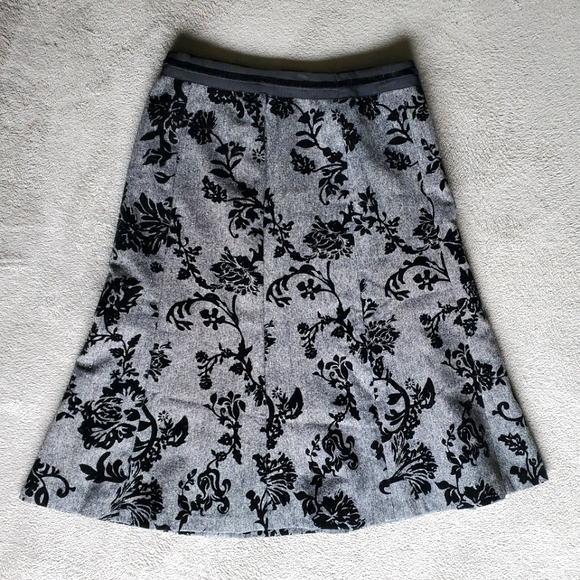 Ann Taylor Dresses & Skirts - Ann Taylor Black Grey Wool Velvet Floral Sk…